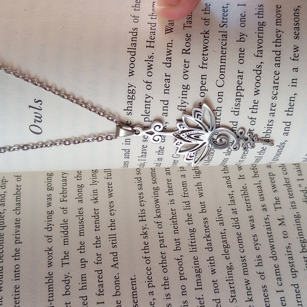 Silver Umalome Buddhist Symbol Necklace